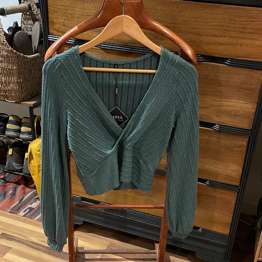Elegant Green V-Neck Women's CropTop